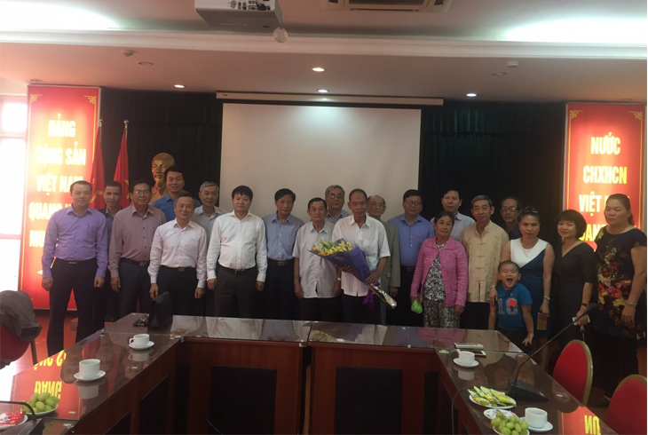 Nguyên lãnh đạo các nhà in khu vực Đồng Bằng Sông Cửu Long thăm một số cơ sở in Phía Bắc