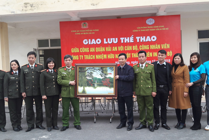 Công ty In Tiến Bộ tổ chức giao lưu thể thao   với Công an quận Hải An - Hải Phòng